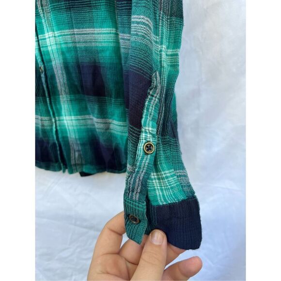 Maurices Teal & Blue Button Up Plaid Top Woman’s Size 2 - Picture 3 of 9